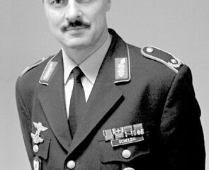 Wie wird man eigentlich … General, Herr Schelzig? Wie wird man eigentlich … General, Herr Schelzig?
