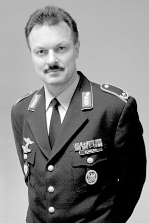 Wie man General wird: Peter Schelzig (hier im Porträt) weiß, wie es geht.
